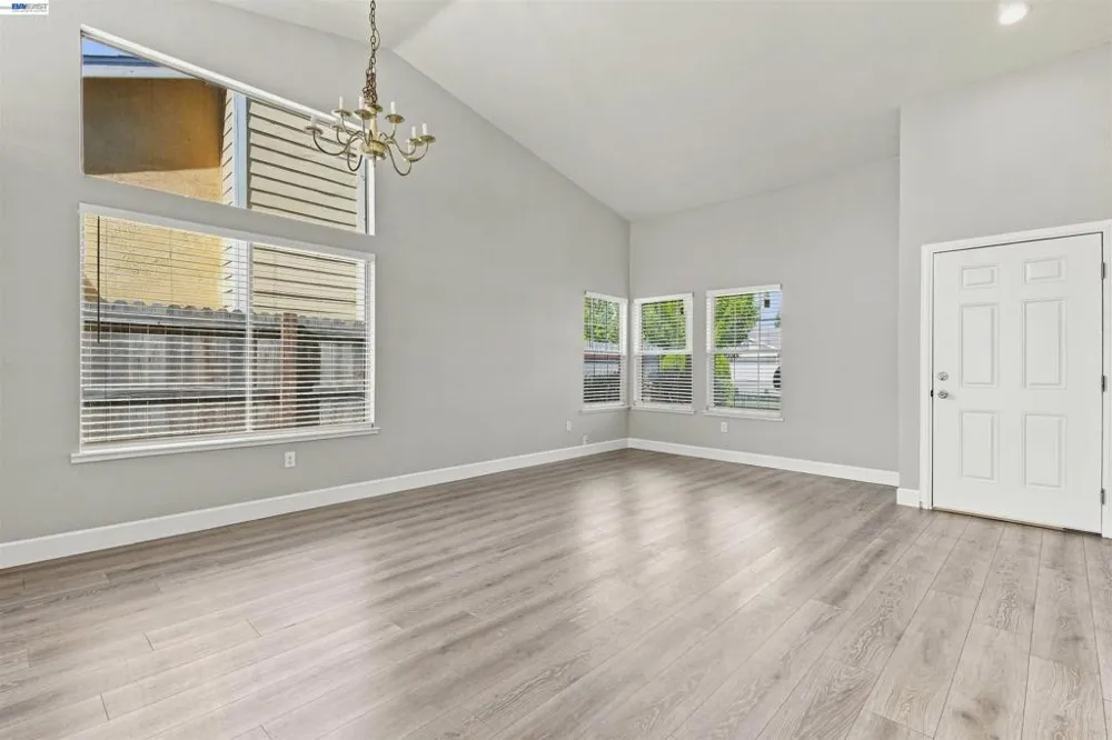 2422 Presidente St Stockton, CA 95210