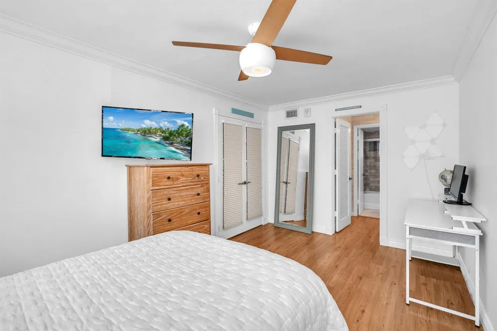 1239 HILLSBORO MILE #202 Hillsboro Beach, FL 33062