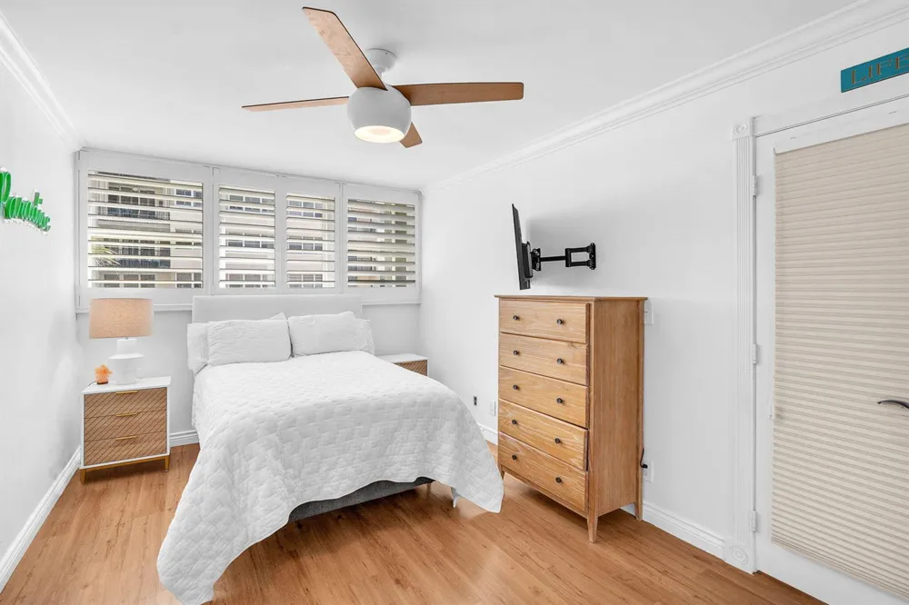 1239 HILLSBORO MILE #202 Hillsboro Beach, FL 33062
