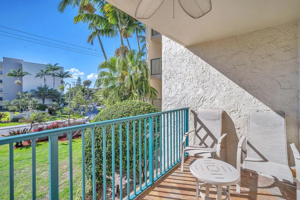 1239 HILLSBORO MILE #202 Hillsboro Beach, FL 33062