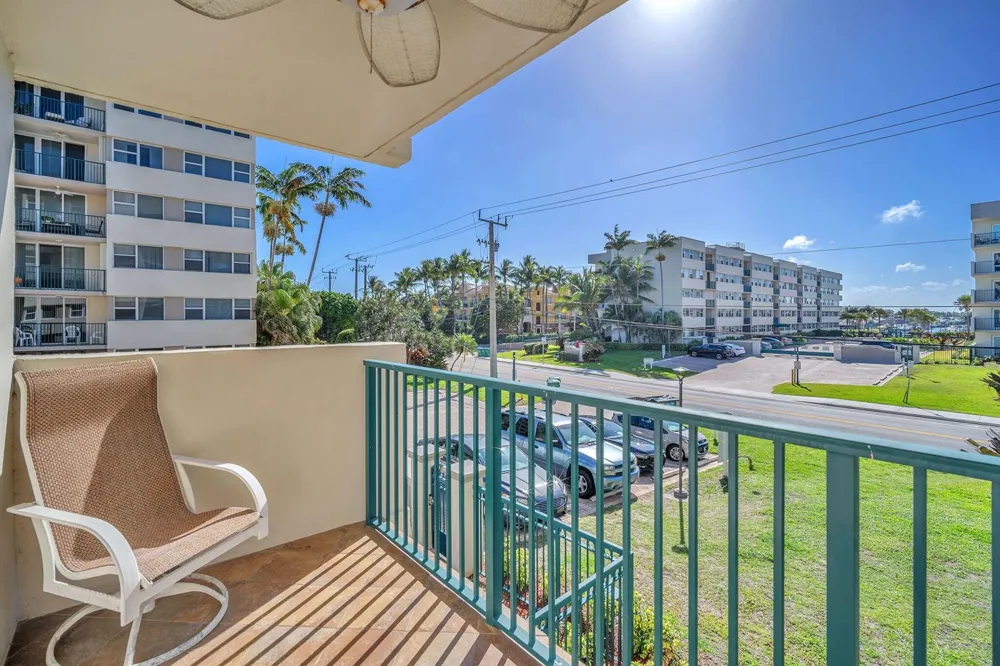 1239 HILLSBORO MILE #202 Hillsboro Beach, FL 33062