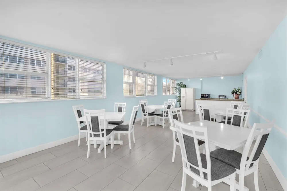 1239 HILLSBORO MILE #202 Hillsboro Beach, FL 33062