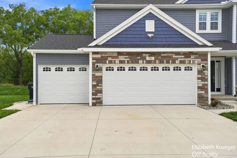 743 Petoskey Stone Drive SW Byron Center, MI 49315