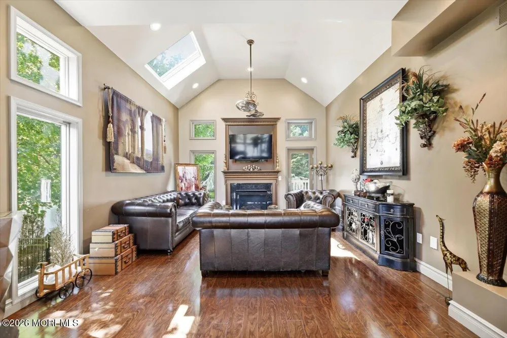 9 Landmark Lane Marlboro, NJ 07746
