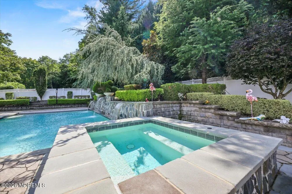 9 Landmark Lane Marlboro, NJ 07746