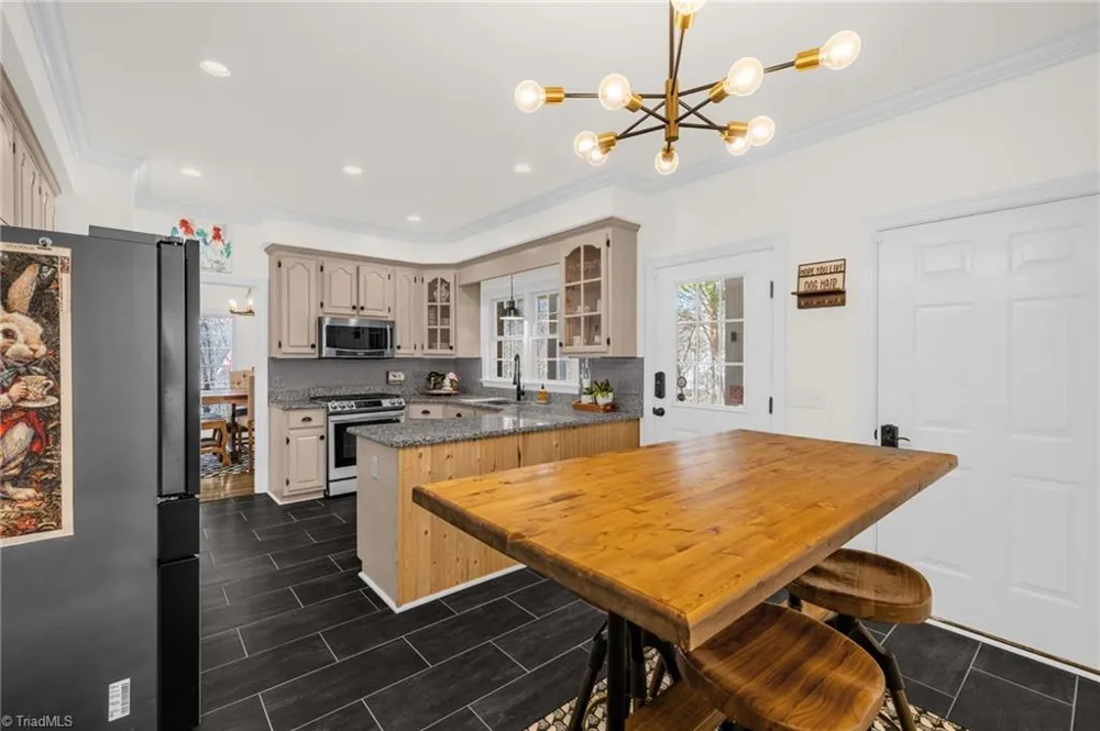 2329 Millbrook Drive Haw River, NC 27258