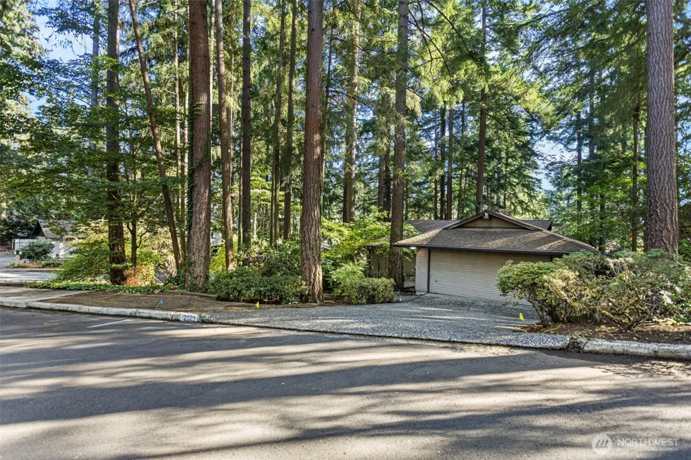 12929 NE 25th Place Bellevue, WA 98005