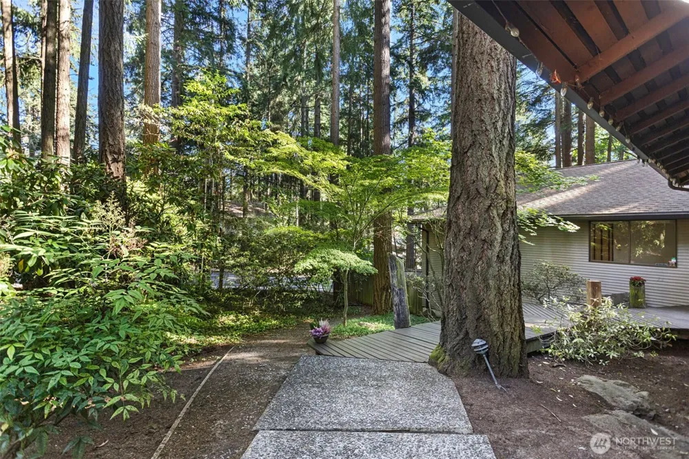 12929 NE 25th Place Bellevue, WA 98005