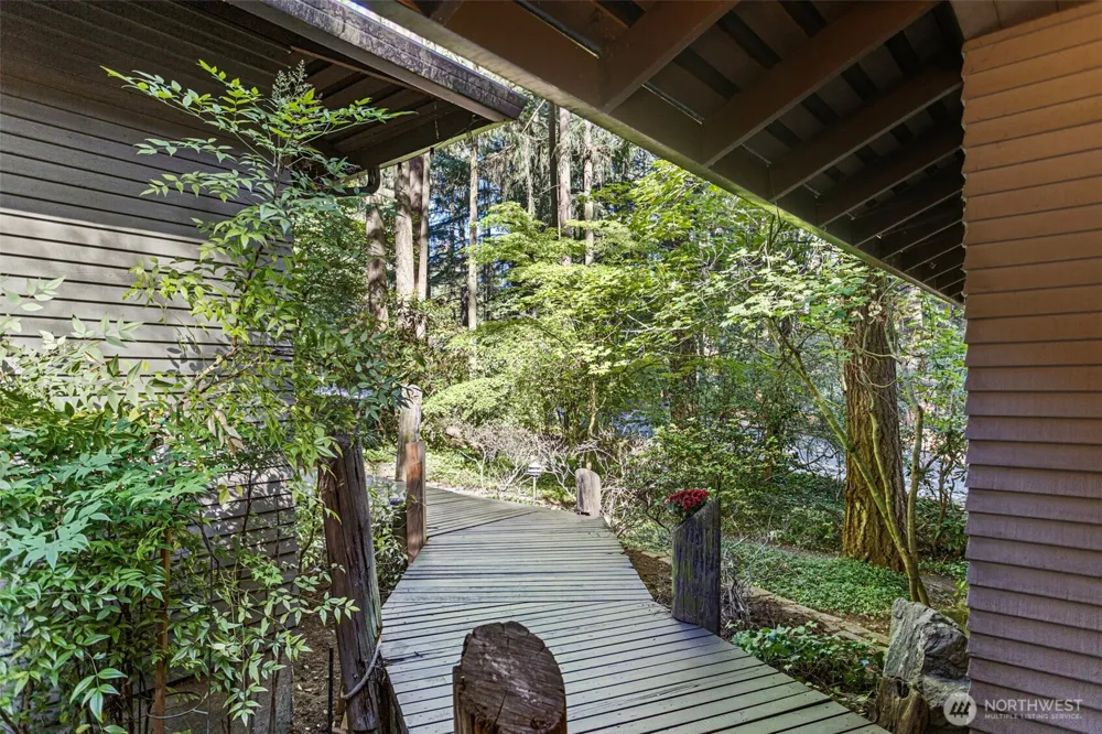 12929 NE 25th Place Bellevue, WA 98005