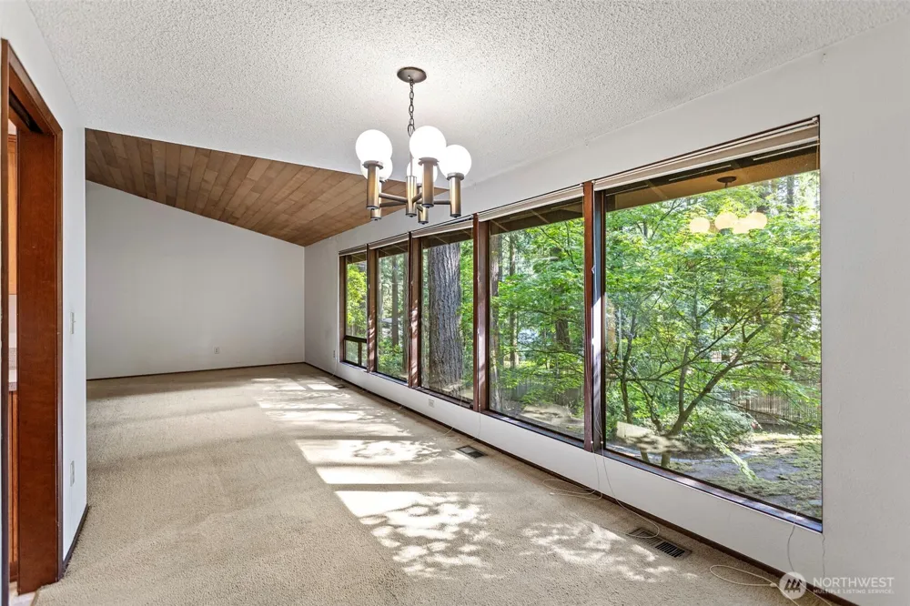 12929 NE 25th Place Bellevue, WA 98005