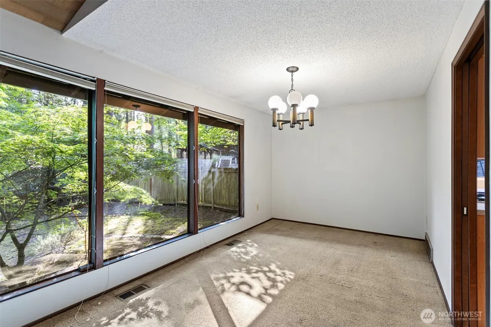 12929 NE 25th Place Bellevue, WA 98005