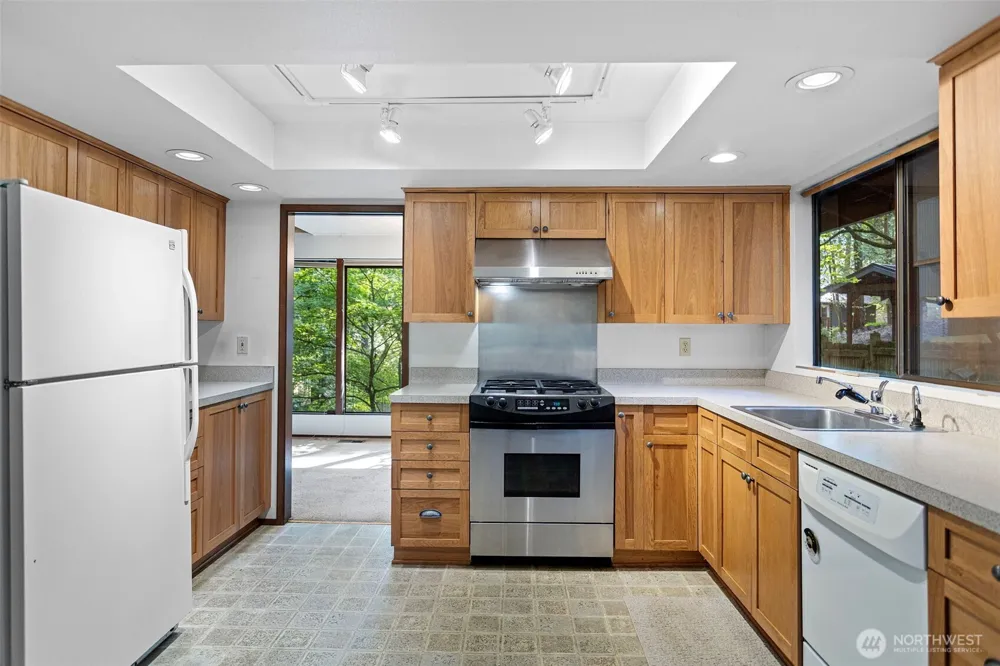 12929 NE 25th Place Bellevue, WA 98005