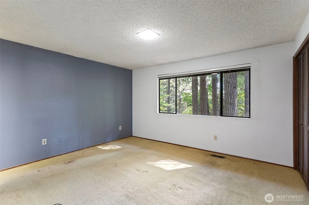 12929 NE 25th Place Bellevue, WA 98005