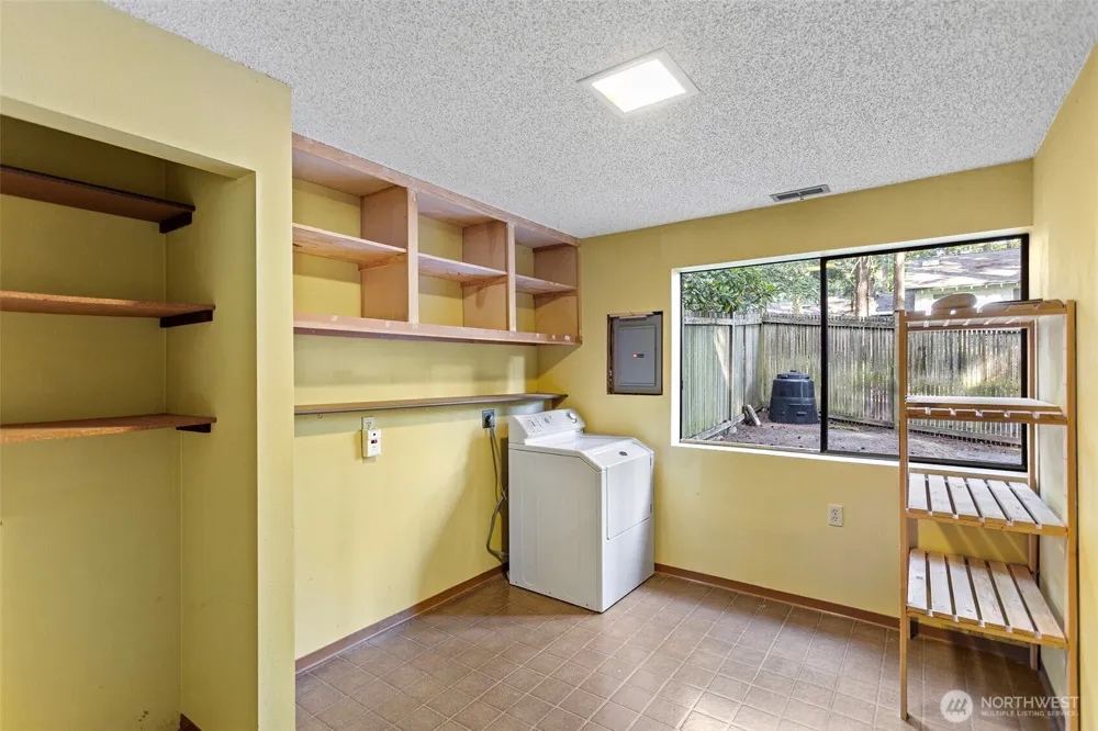 12929 NE 25th Place Bellevue, WA 98005