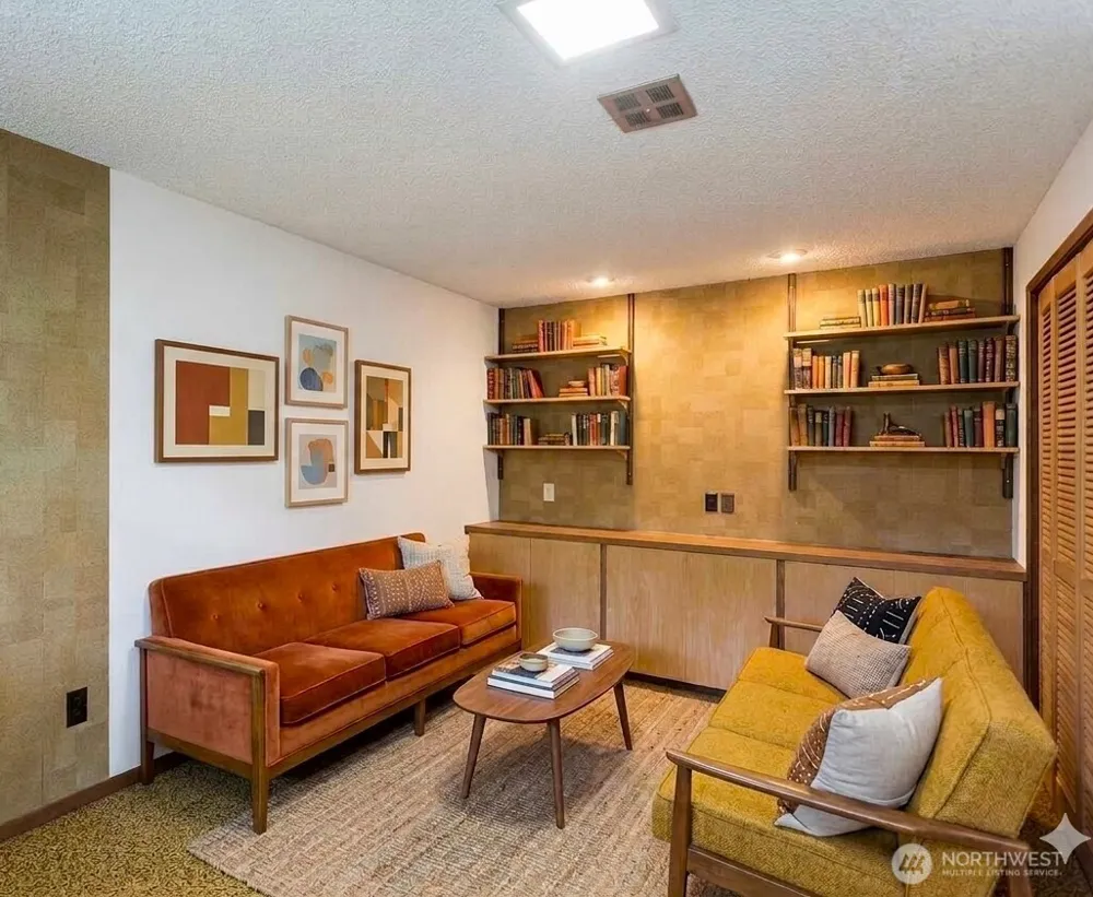 12929 NE 25th Place Bellevue, WA 98005