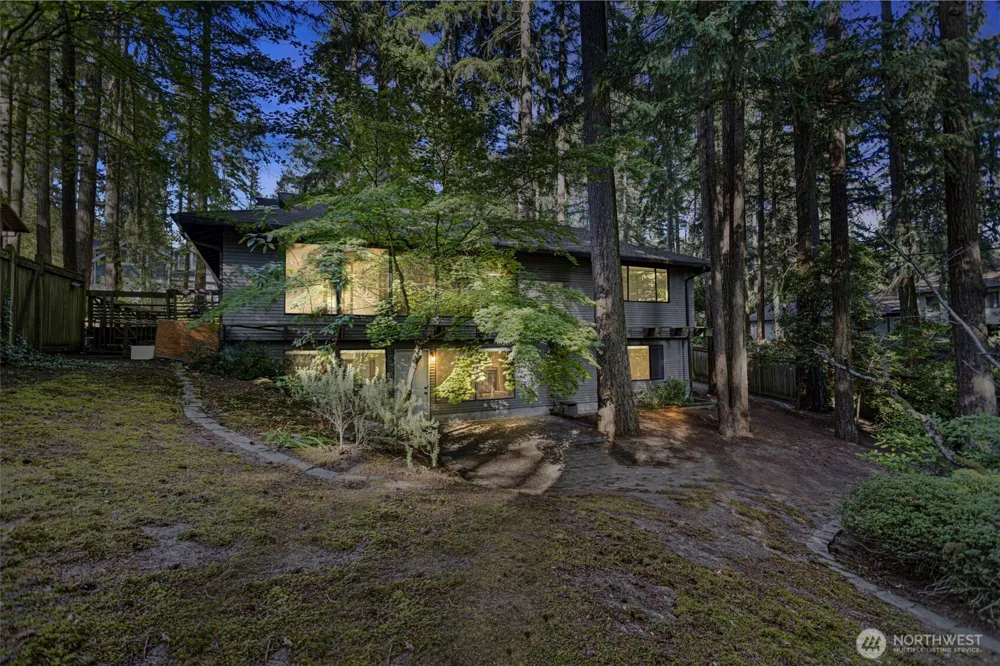 12929 NE 25th Place Bellevue, WA 98005