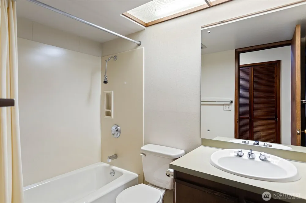 12929 NE 25th Place Bellevue, WA 98005
