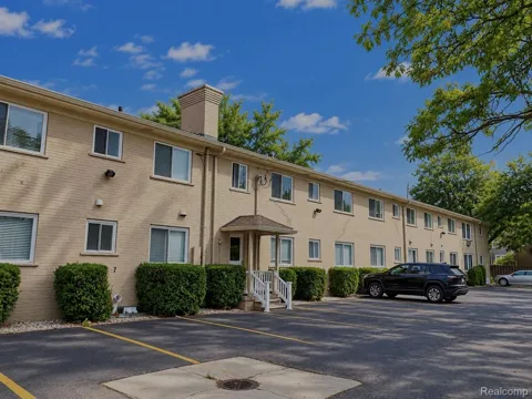 475 S Adams Road #10