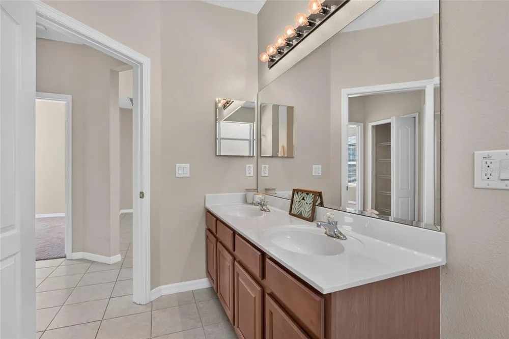 467 OSPREY LAKES CIRCLE Chuluota, FL 32766