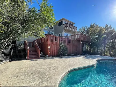 10807 Love Bird Cove