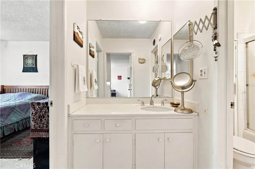11550 Nebraska Avenue #204 Los Angeles, CA 90025