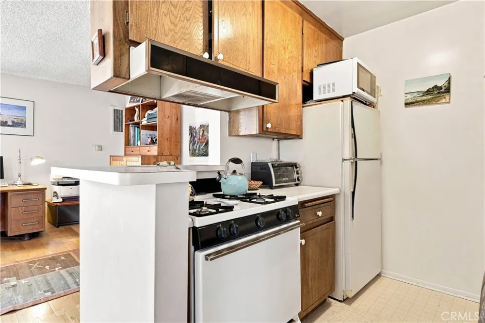 11550 Nebraska Avenue #204 Los Angeles, CA 90025