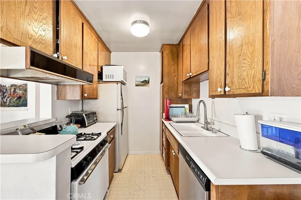 11550 Nebraska Avenue #204 Los Angeles, CA 90025