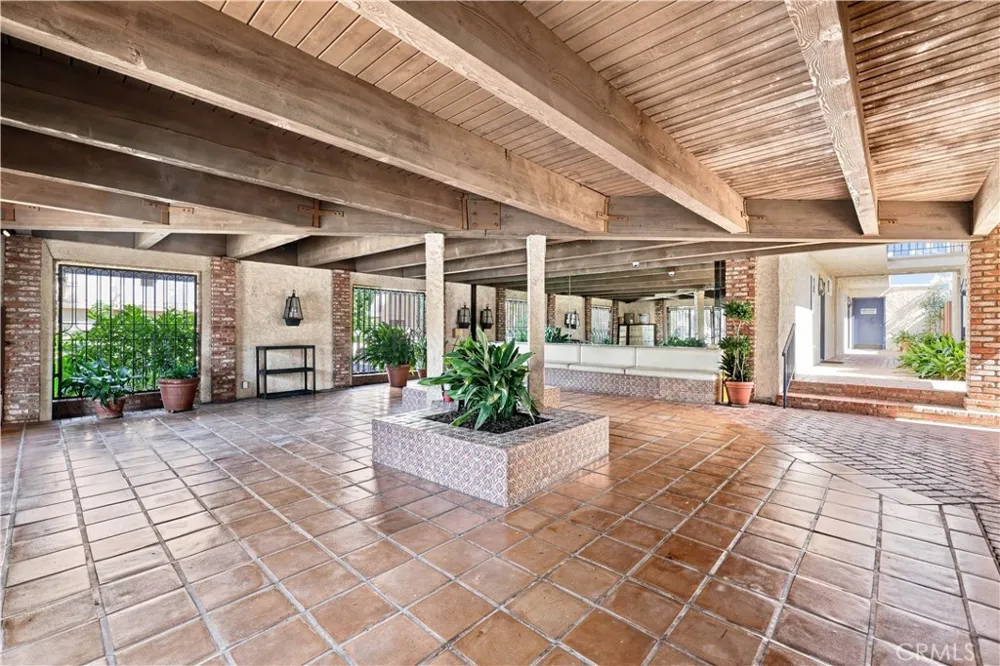 11550 Nebraska Avenue #204 Los Angeles, CA 90025