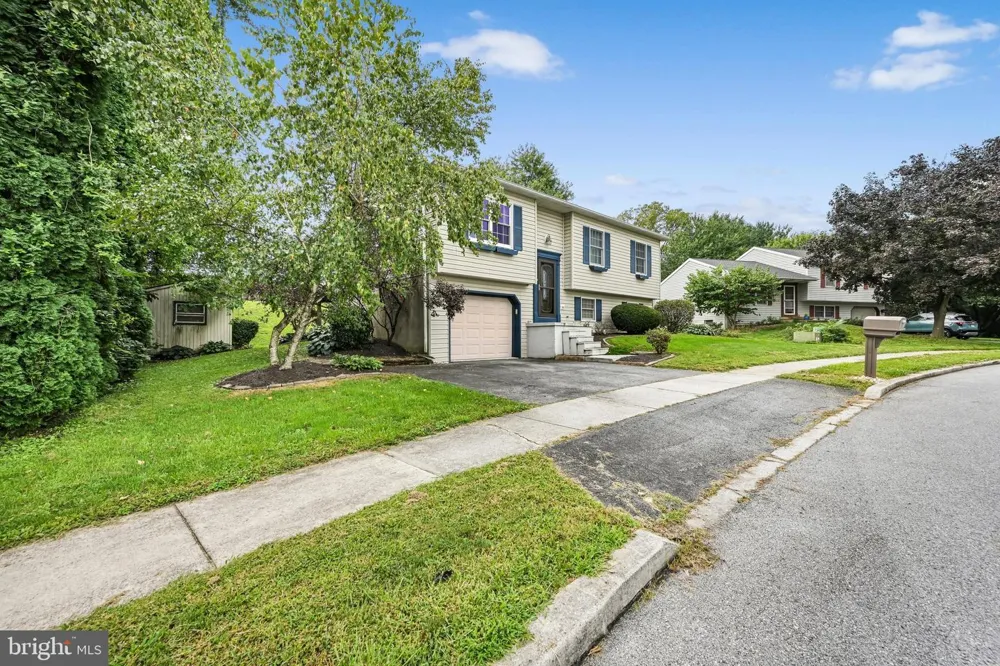 8843 MCKINLEY Hummelstown, PA 17036