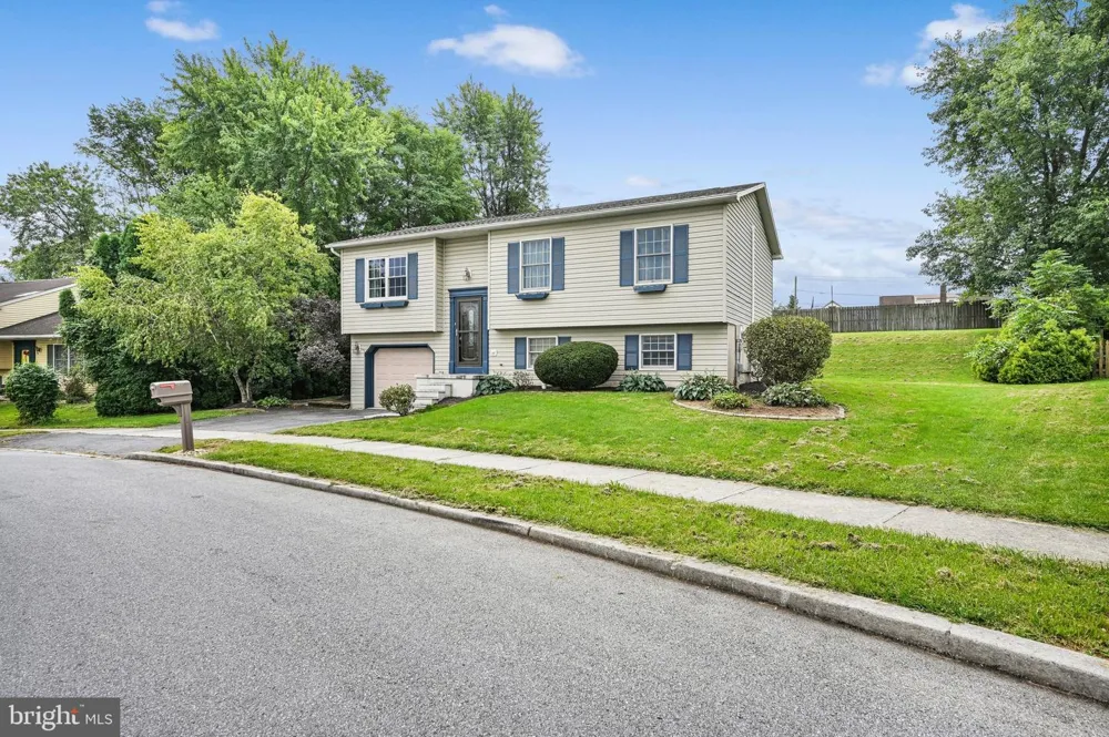8843 MCKINLEY Hummelstown, PA 17036