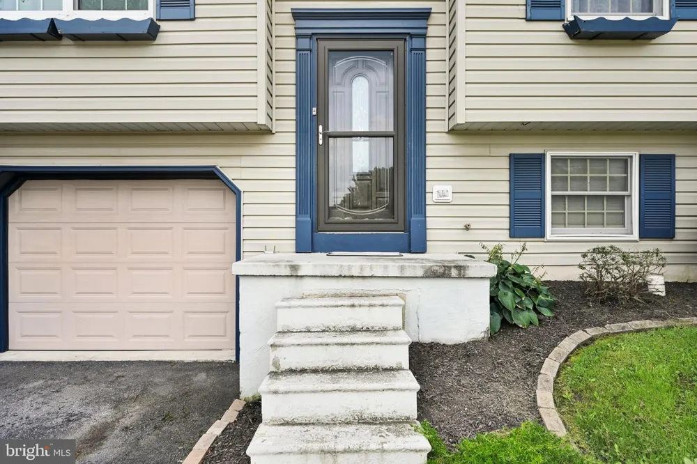 8843 MCKINLEY Hummelstown, PA 17036