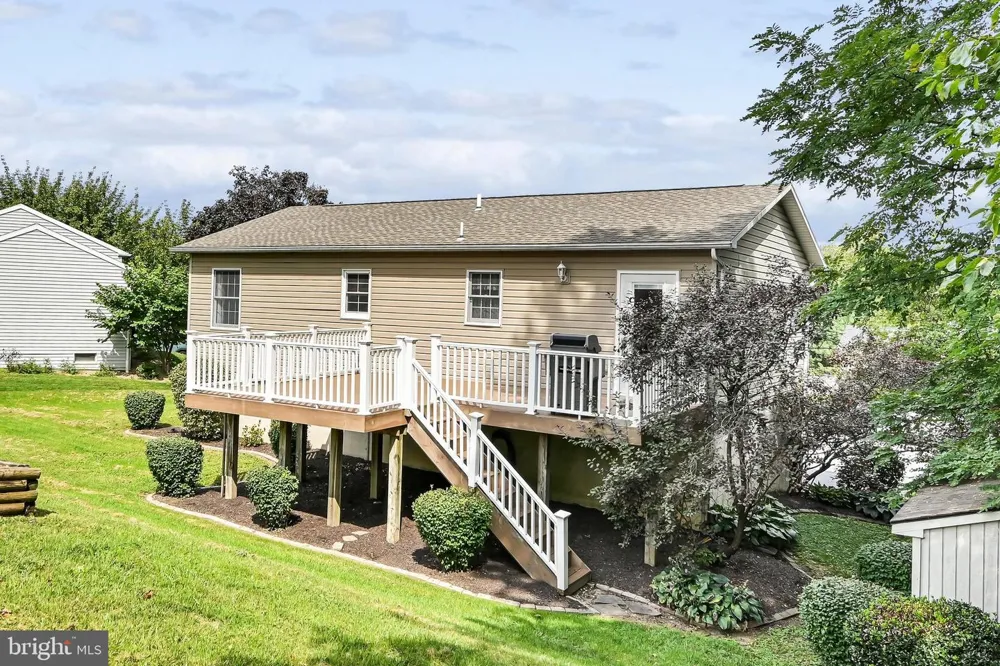 8843 MCKINLEY Hummelstown, PA 17036