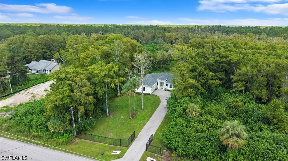 18th Avenue NE Naples, FL 34120