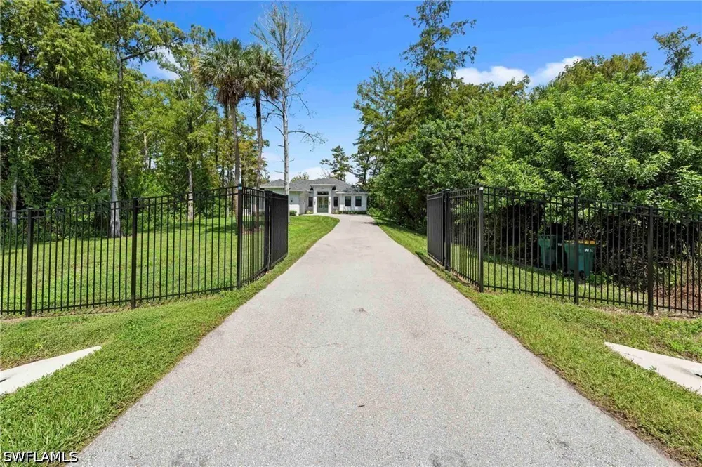 18th Avenue NE Naples, FL 34120