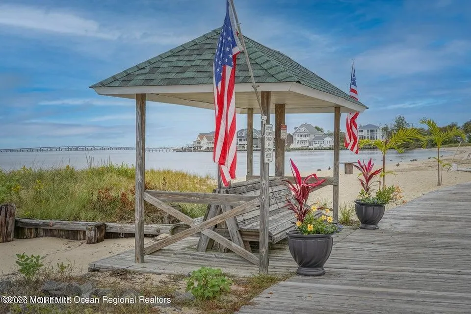 622 E Longport Avenue Ocean Gate, NJ 08740
