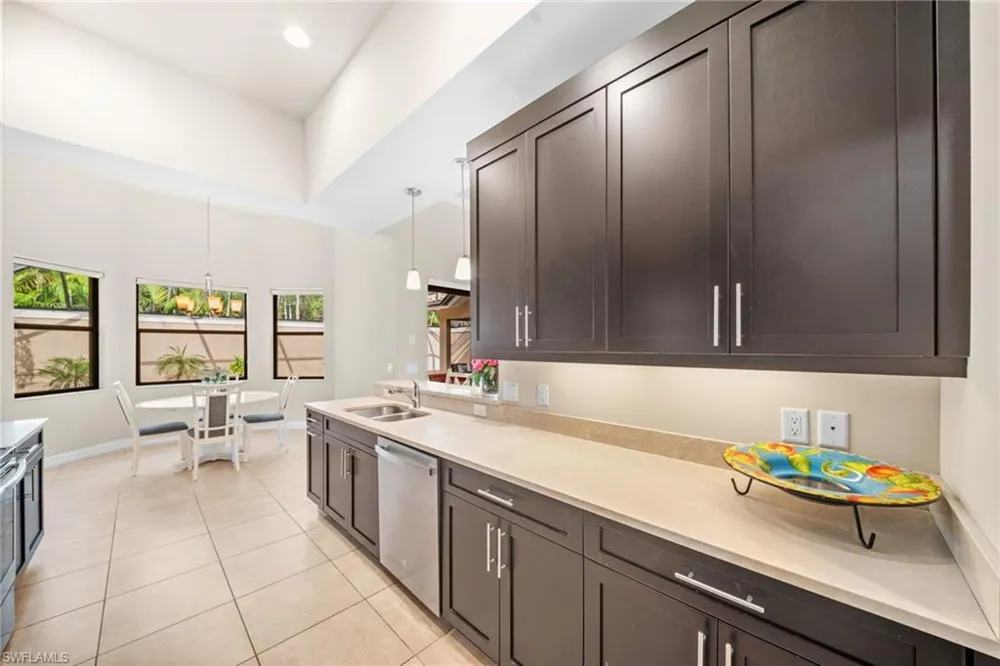 1221 Briarwood Court Naples, FL 34104