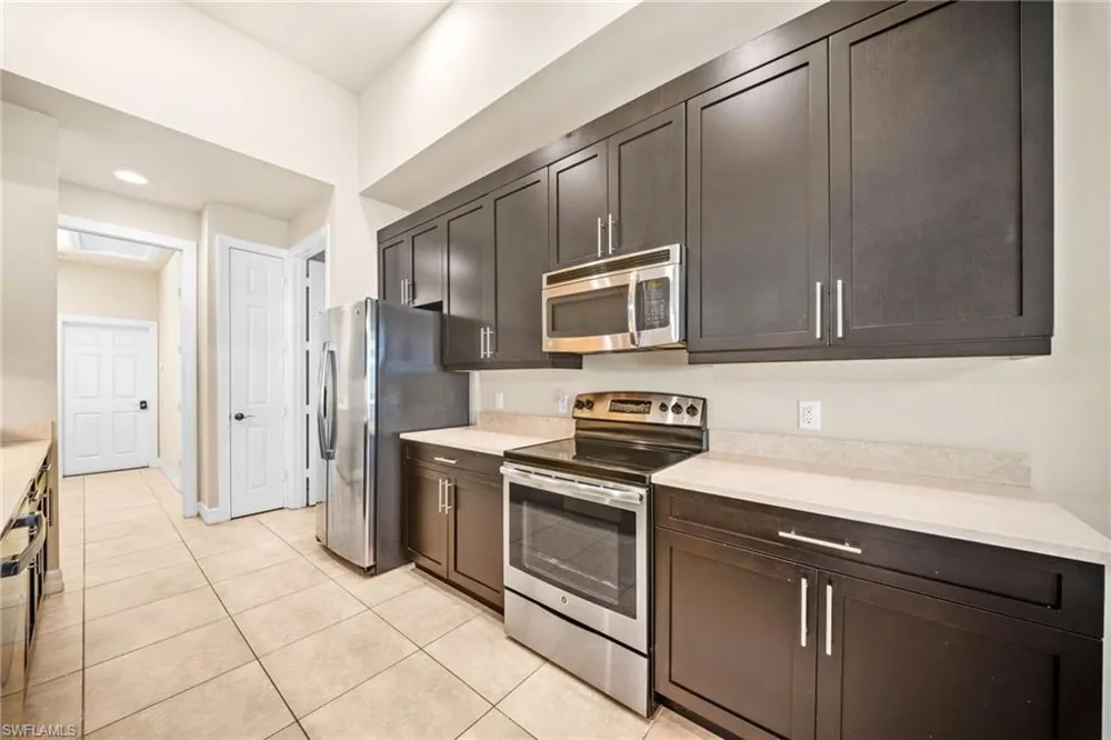 1221 Briarwood Court Naples, FL 34104