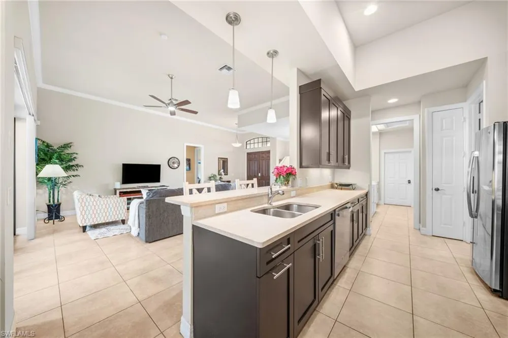 1221 Briarwood Court Naples, FL 34104
