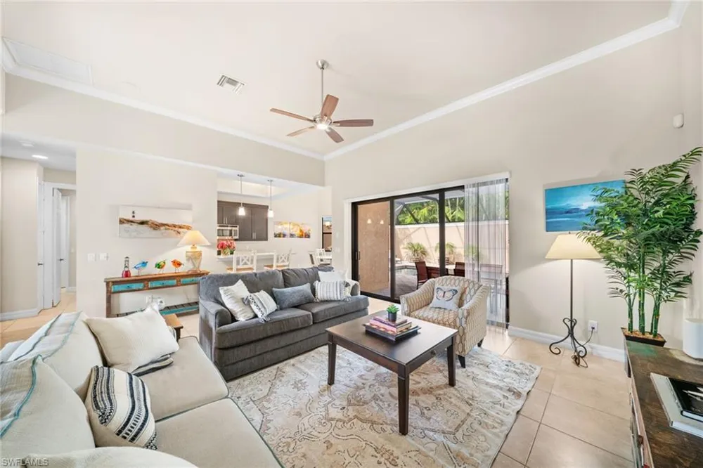 1221 Briarwood Court Naples, FL 34104