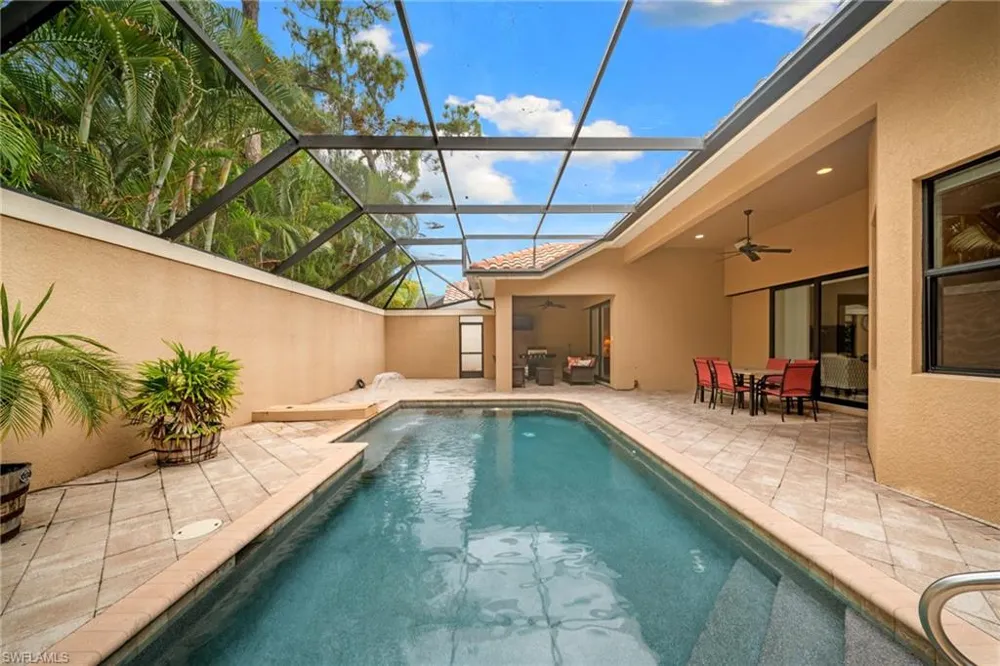 1221 Briarwood Court Naples, FL 34104
