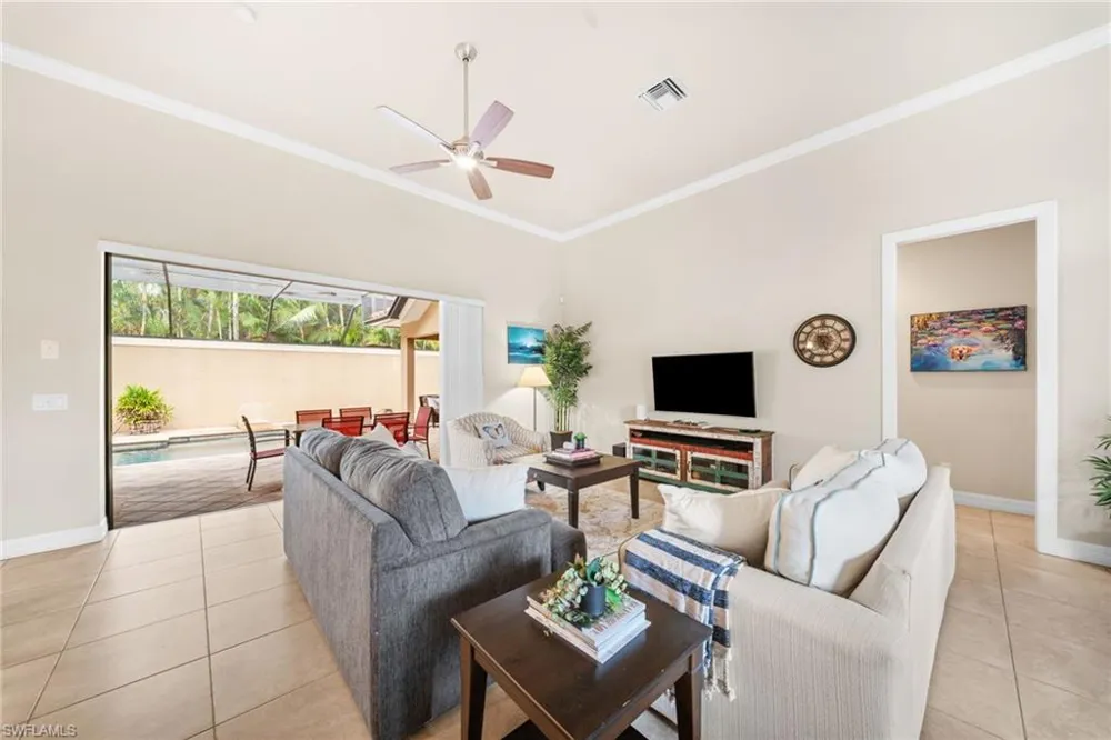 1221 Briarwood Court Naples, FL 34104