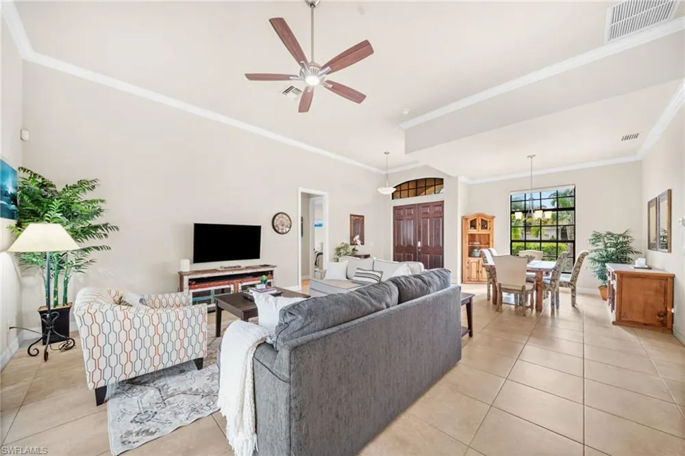 1221 Briarwood Court Naples, FL 34104