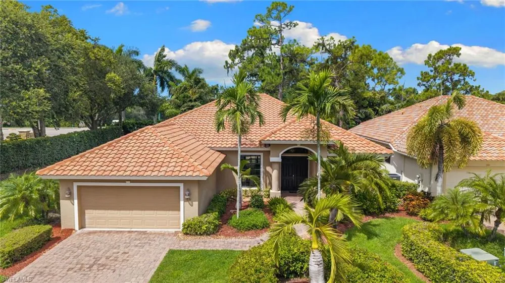 1221 Briarwood Court Naples, FL 34104