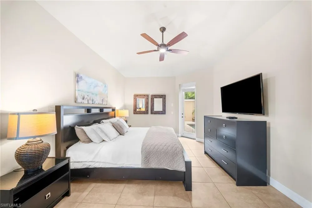 1221 Briarwood Court Naples, FL 34104