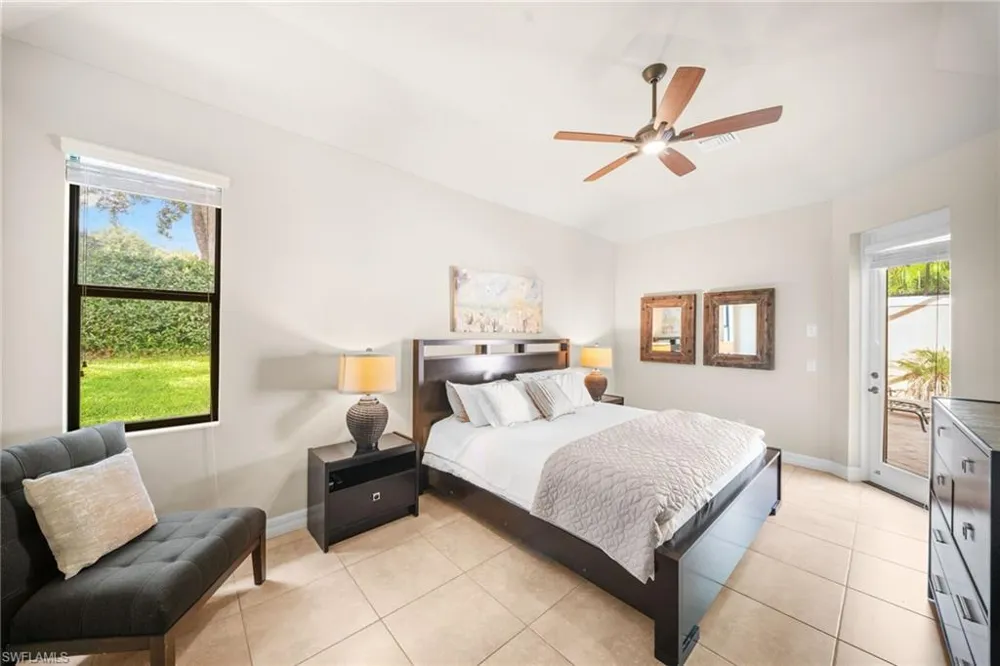 1221 Briarwood Court Naples, FL 34104