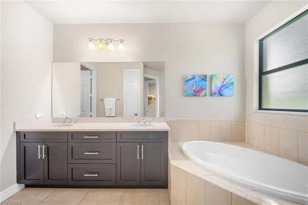 1221 Briarwood Court Naples, FL 34104