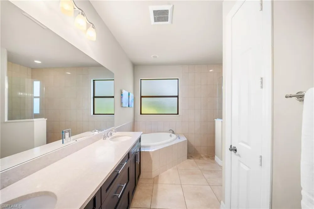 1221 Briarwood Court Naples, FL 34104