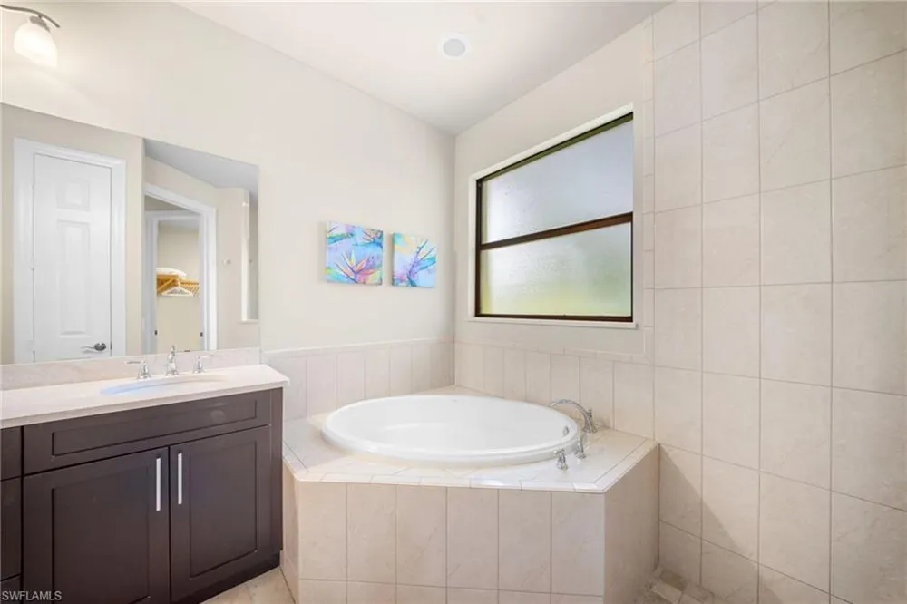 1221 Briarwood Court Naples, FL 34104
