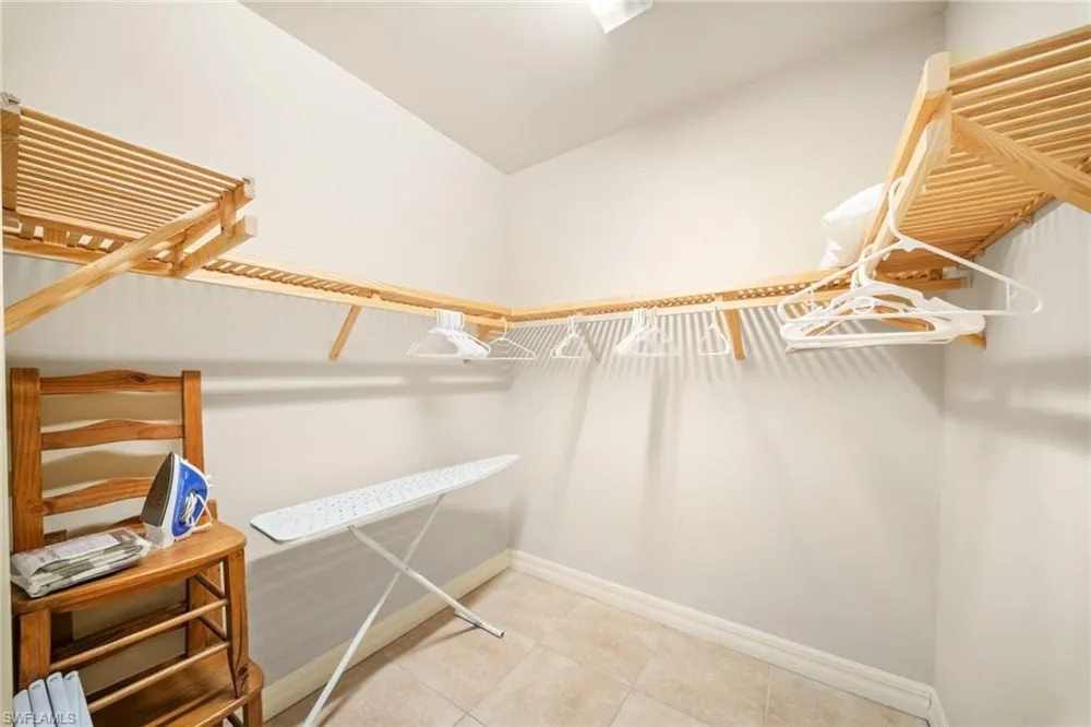 1221 Briarwood Court Naples, FL 34104
