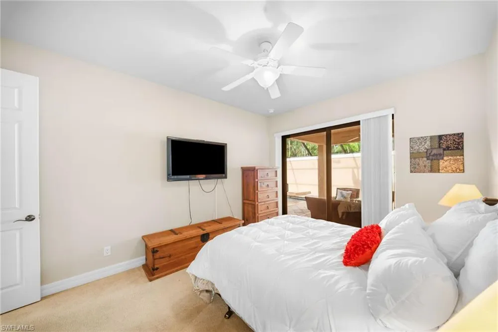 1221 Briarwood Court Naples, FL 34104